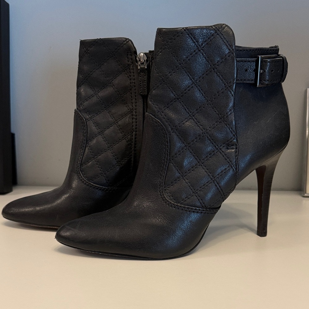 Tory Burch 8.5 Elegant Black Quilted Ankle Boots